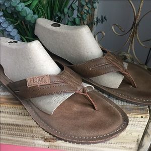 Flojoes brown vegan leather flip flop sandals 12